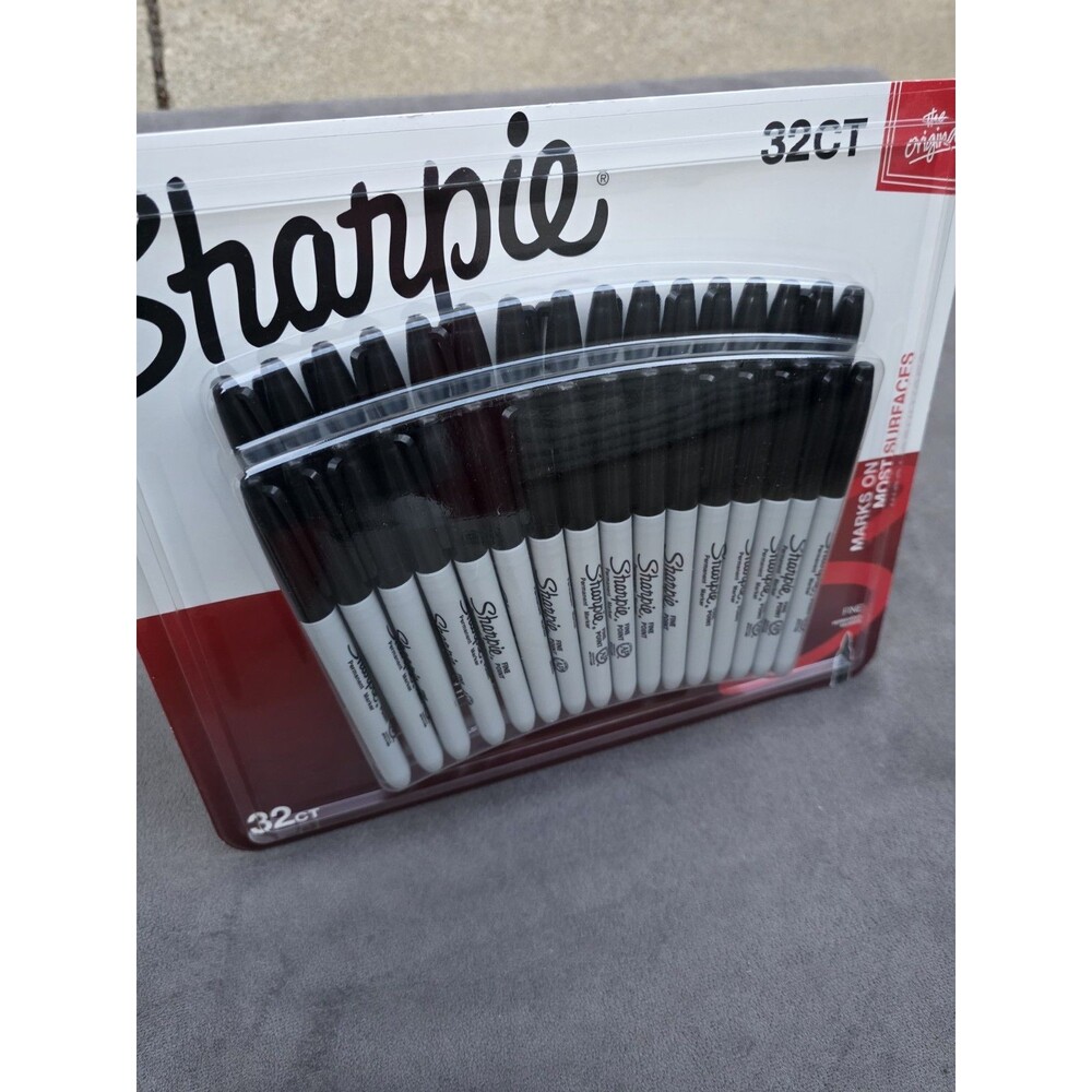 SHARPIE Permanent Markers Fine Point 32 Count Black